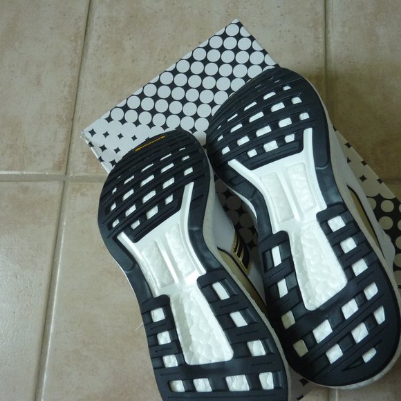 adidas by Stella McCartney 'Boston' Sneakers 9 - Picture 4 of 10